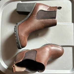 Soda booties - Size 7.5 - Brown - Worn once